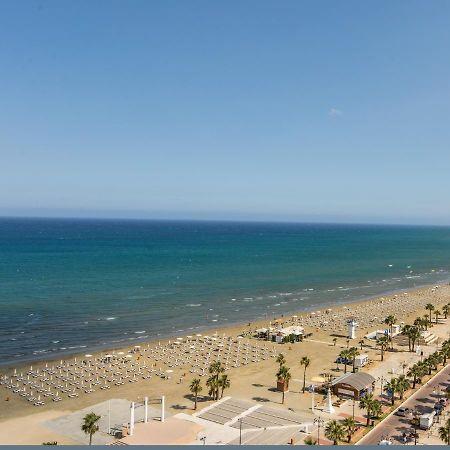 Elena Court Apt 401 Apartamento Larnaca Exterior foto