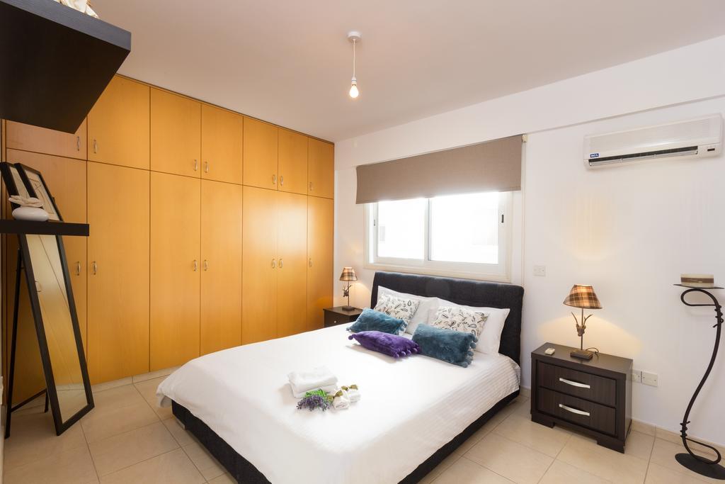 Elena Court Apt 401 Apartamento Larnaca Exterior foto